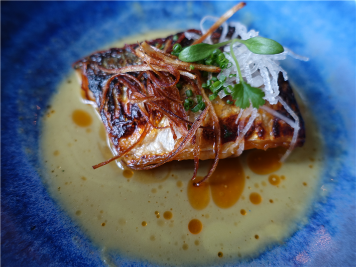 mackerel with daikon, ginger and champagne sauce